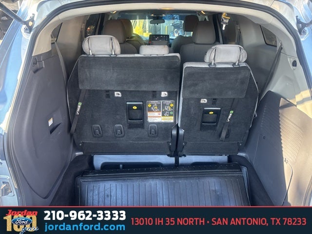 2021 Toyota Sienna LE 8 Passenger