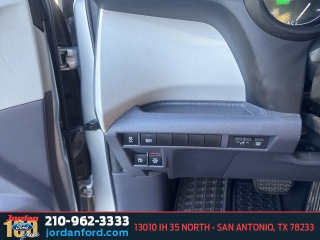 2021 Toyota Sienna LE 8 Passenger