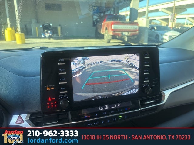 2021 Toyota Sienna LE 8 Passenger