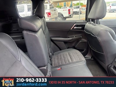 2023 Mitsubishi Outlander SE