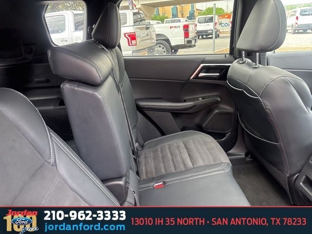 2023 Mitsubishi Outlander SE