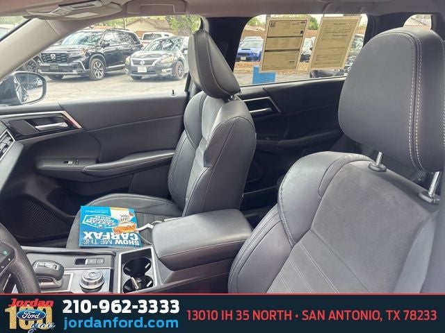 2023 Mitsubishi Outlander SE