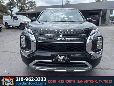 2023 Mitsubishi Outlander SE