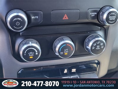 2019 RAM 1500 Big Horn/Lone Star CrewCab 4x4