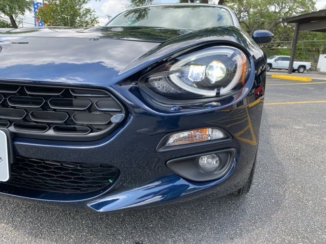 2018 FIAT 124 Spider Lusso Red Top Edition