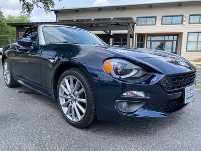2018 FIAT 124 Spider Lusso Red Top Edition