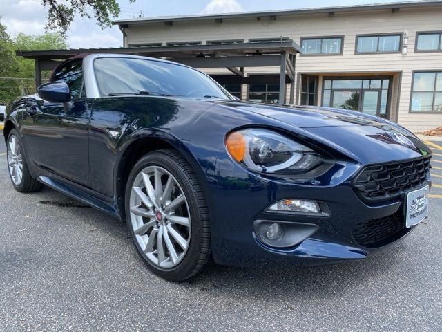 2018 FIAT 124 Spider Lusso Red Top Edition