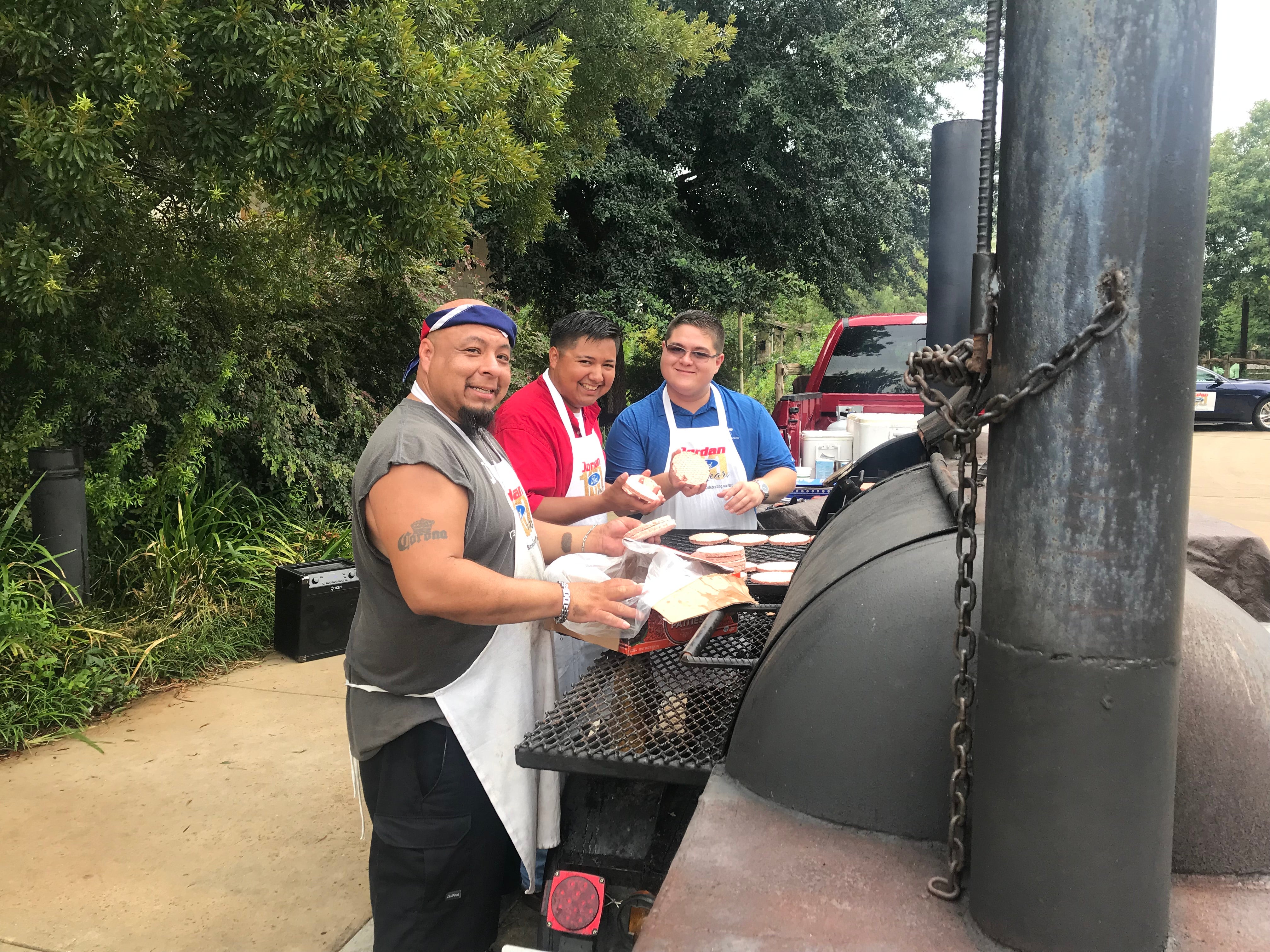 Warrior Family and Support Center volunteer event and donation 